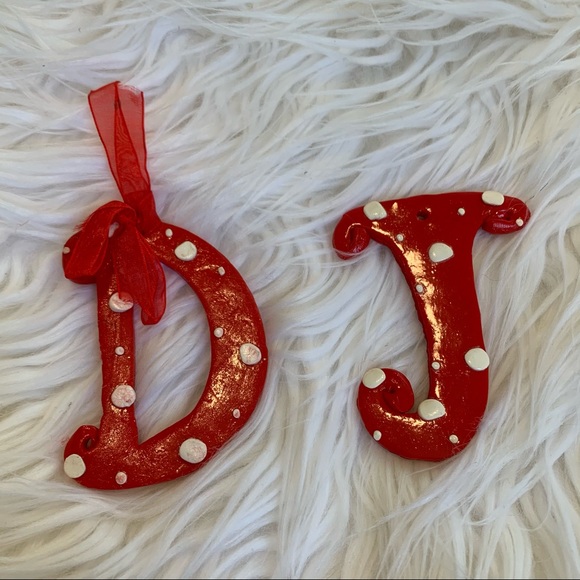 Cute Letters D & J - Picture 1 of 3